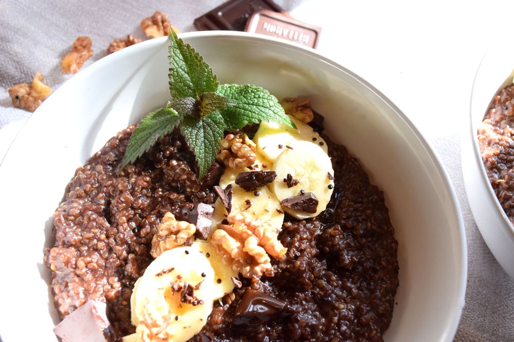 quinoa s čokoládou a banány recept
