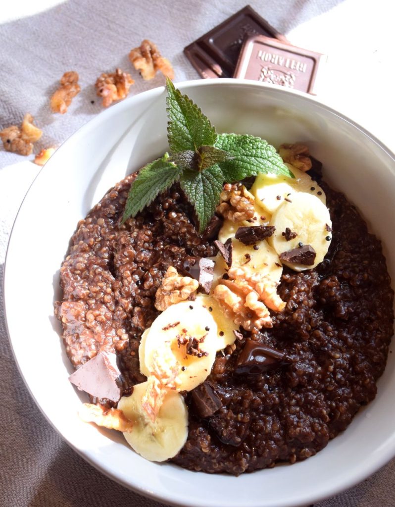 quinoa s čokoládou a banány recept